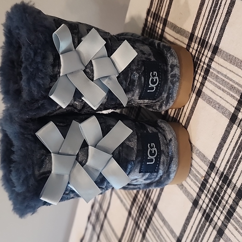UGG Girl's Bailey Velvet Faux Fur Boots Toddler Size 8